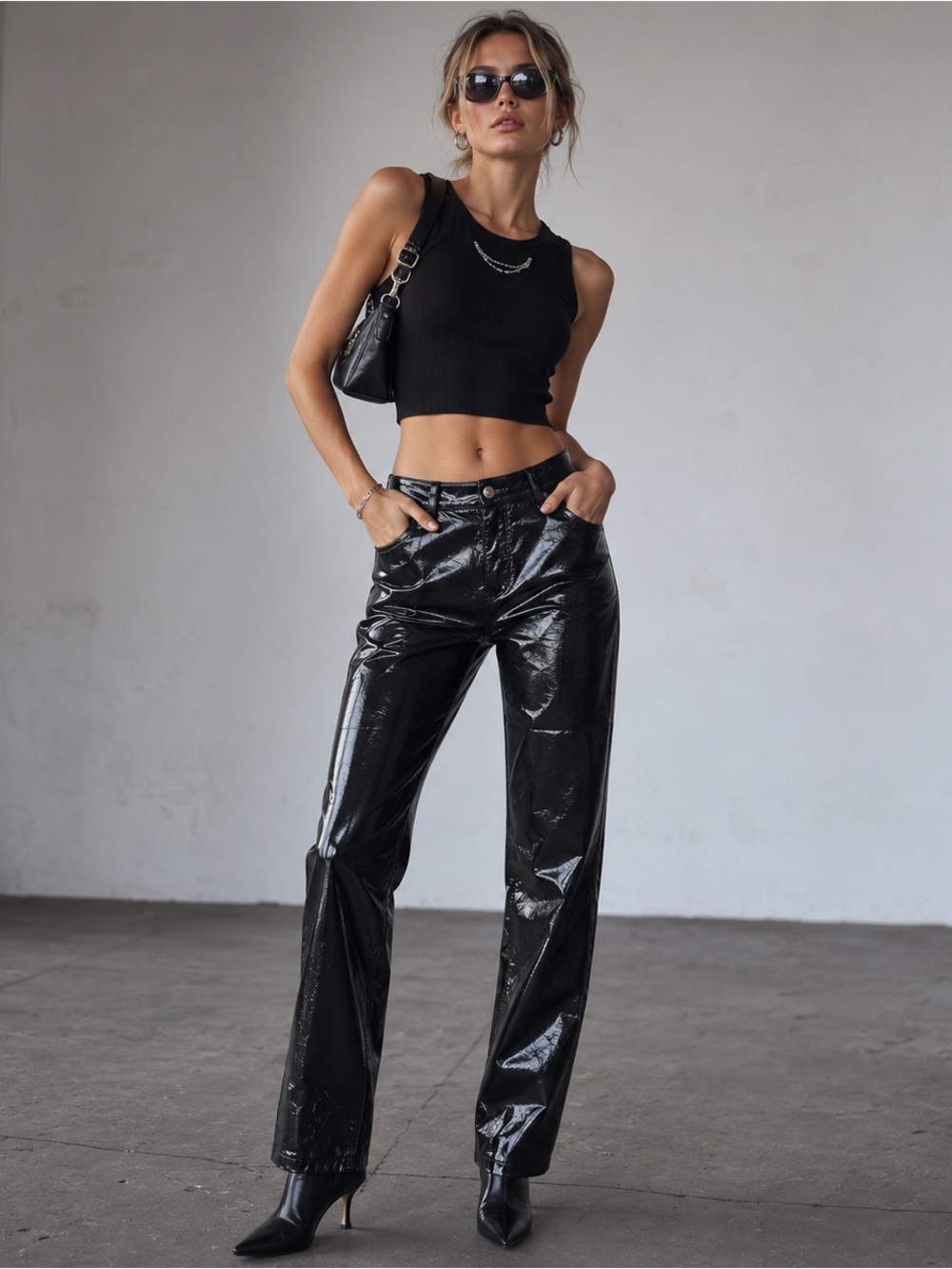 Abercrombie & Fitch The '90s Straight Ultra High Rise Pants Size 4 Faux Leather
